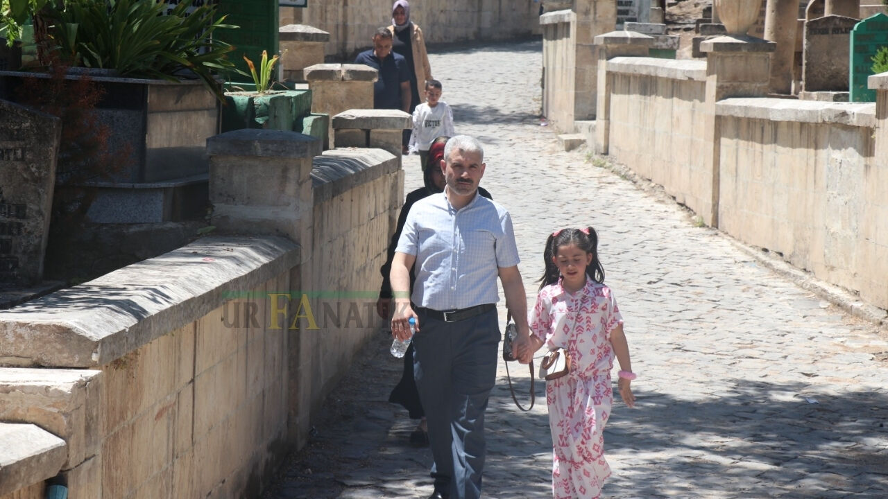 Şanlıurfa Kurban Bayramı Mezarlık Ziyaret (4)