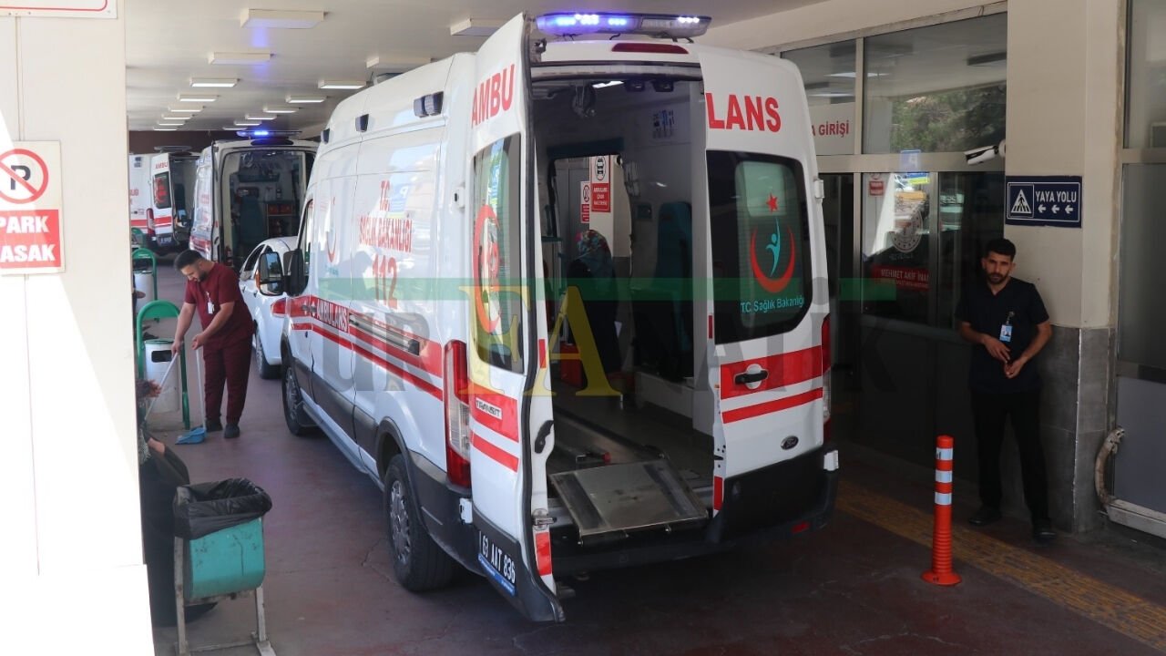 Şanlıurfa Uçaksavar Kavşağı Kaza 2 Yaralı (2)