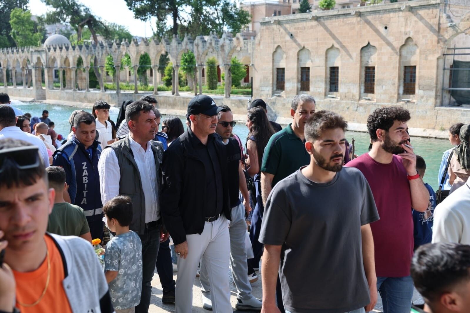 Şanlıurfa’da Bayram Yoğunluğu Esnafın Yüzünü Güldürdü (2)