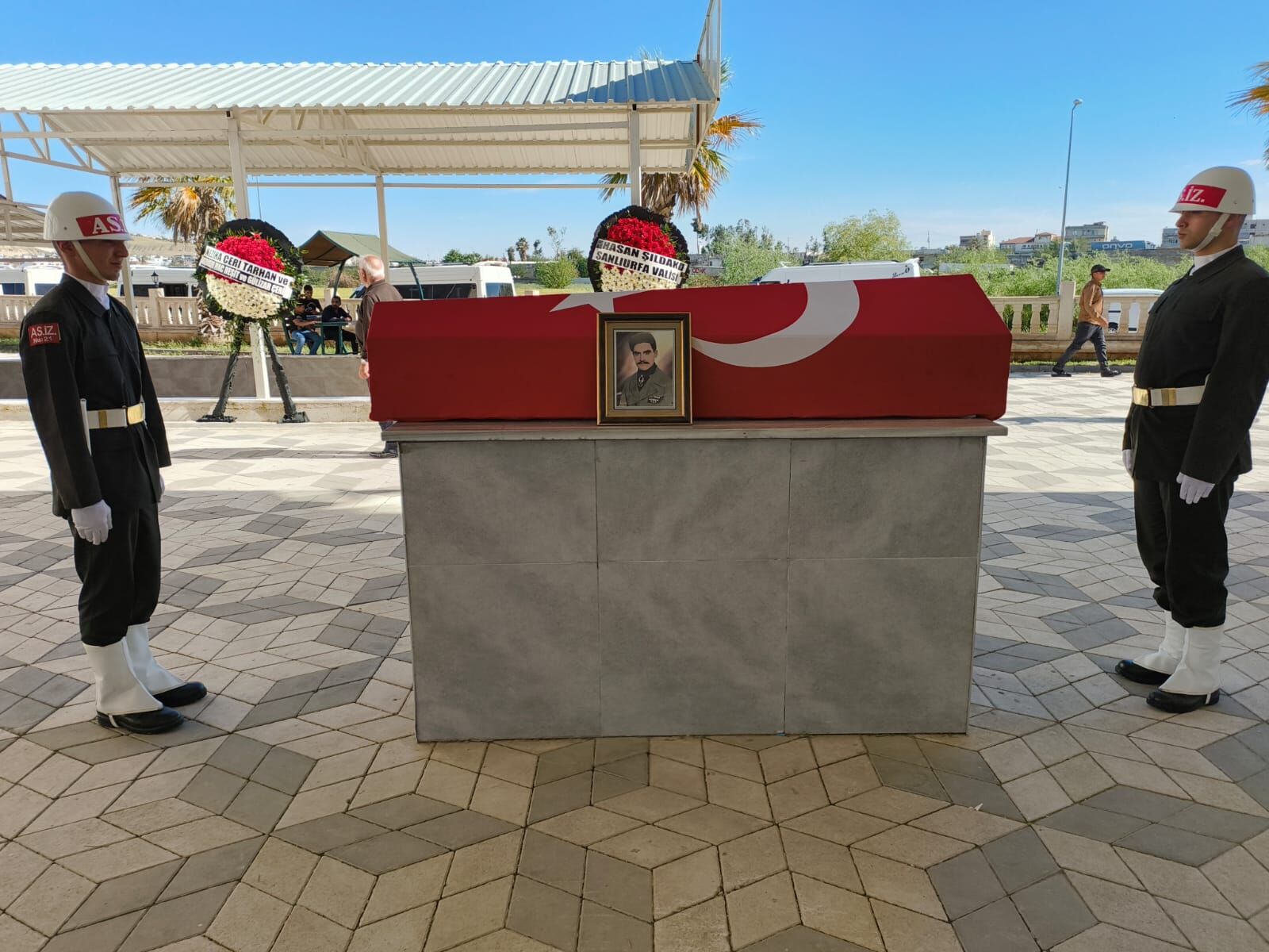 Şanlıurfa’da Kore Gazisi Hüseyin Karakurt, Askeri Törenle Toprağa Verildi (1)