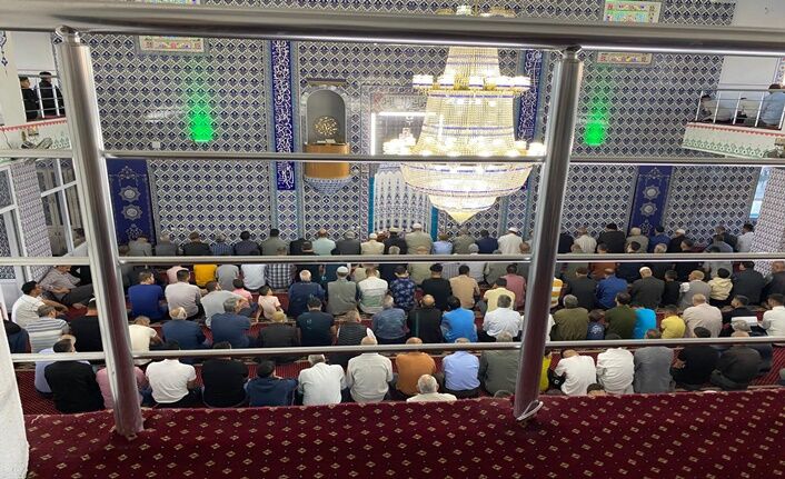 Şanlıurfa’da Kurban Bayramı Namazı Camilerde Eda Edildi (1)