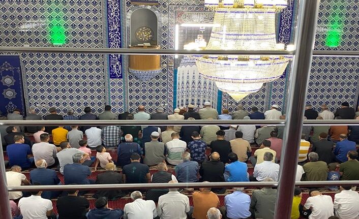 Şanlıurfa’da Kurban Bayramı Namazı Camilerde Eda Edildi (2)