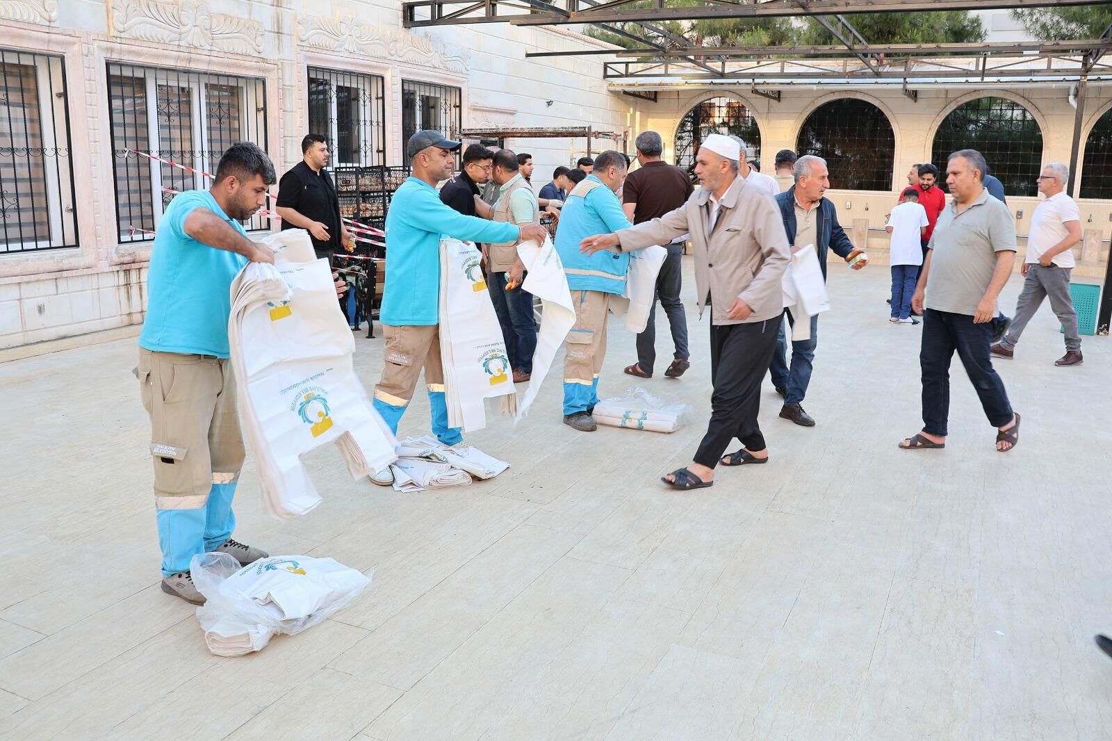Şanlıurfa’da Kurban Kesim Yerleri Tek Tek Dezenfekte Ediliyor (7)