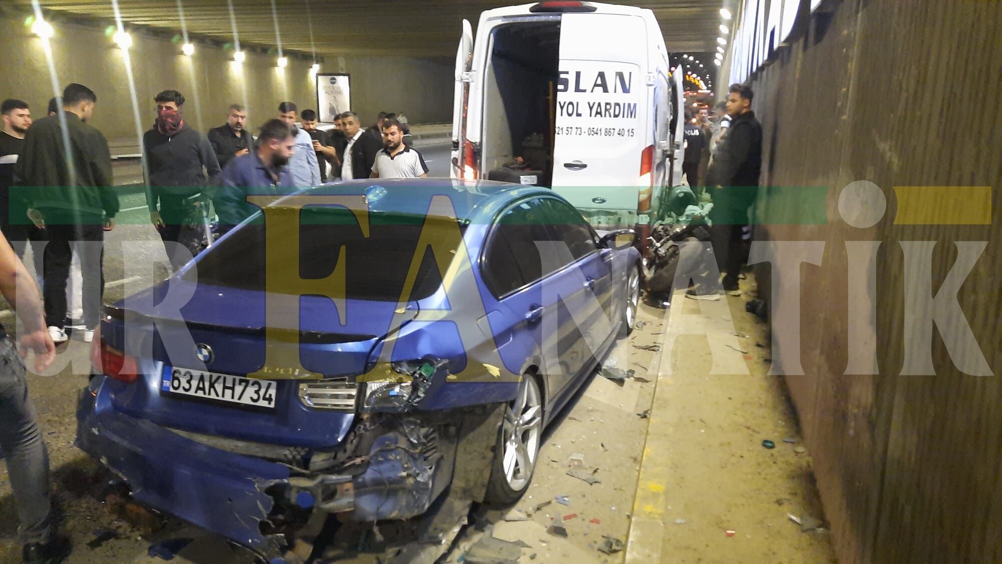Şanlıurfa’da Lastik Değiştirilen Araca Motosikletler Çarptı (2)
