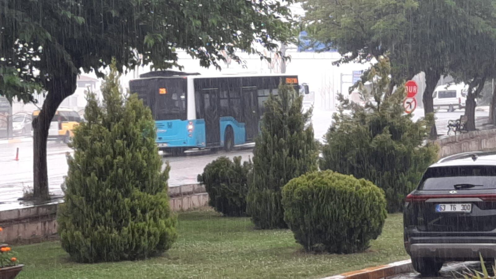 Şanlıurfa’da Mayıs Ortasında Sağanak Yağış Etkili Oldu (3)