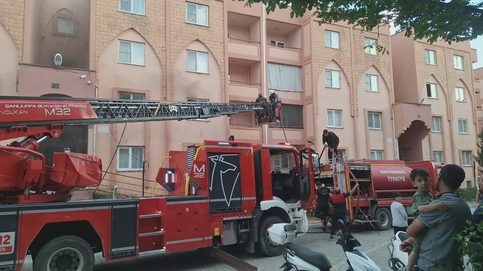 Şanlıurfa’da Polis Lojmanında Korkutan Yangın
