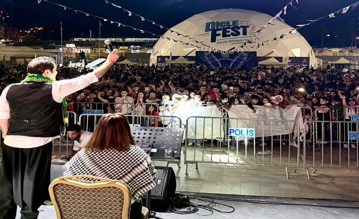Şanliurfa’da Zekeri̇ya Ünlü Konseri̇ Di̇clefest’e Damga Vurdu (1)