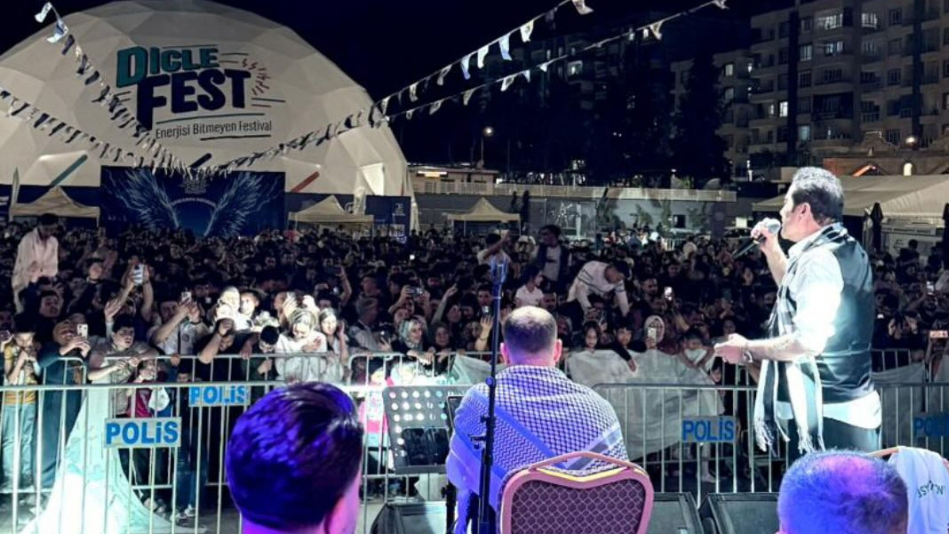 Şanliurfa’da Zekeri̇ya Ünlü Konseri̇ Di̇clefest’e Damga Vurdu (4)