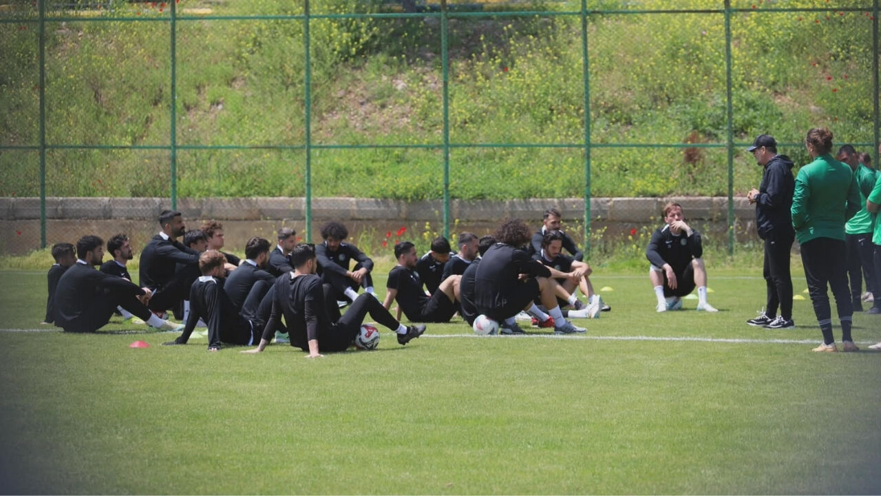 Şanlıurfaspor’da 19 Futbolcunun Sözleşmesi Sona Eriyor (2)