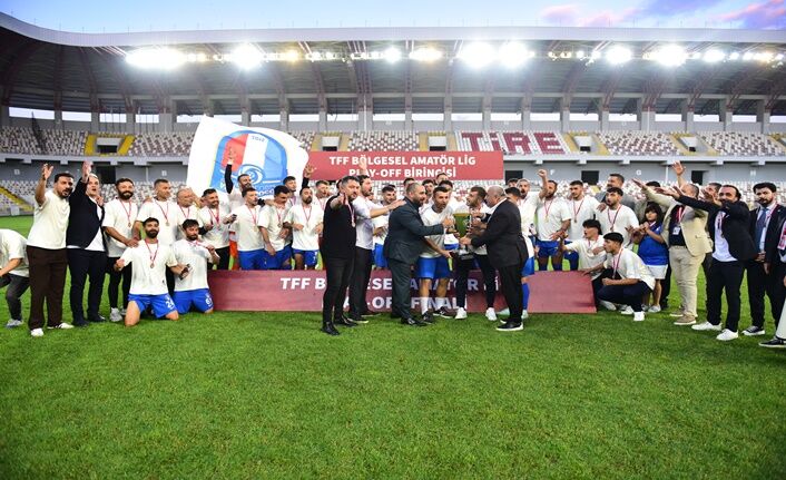 Siverek Belediyespor’a Karşı Kazanan Adaletgücü Spor Kupayı Kaldırdı (4)