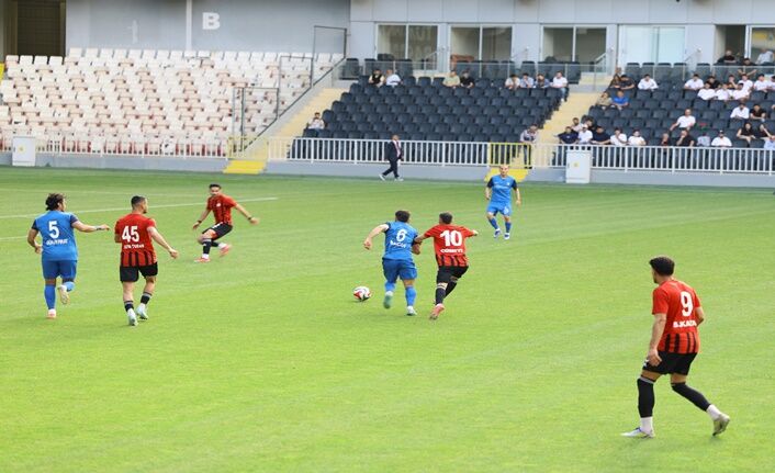 Siverek Belediyespor’a Karşı Kazanan Adaletgücü Spor Kupayı Kaldırdı (6)
