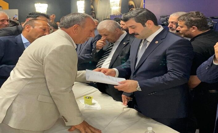 Suruç Kanaat Önderi Orhan Akaslan Belgeyi İbrahim Eyyüpoğlu’na Verdi (4)
