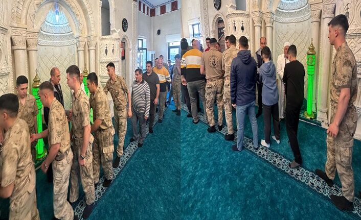 Tuğgeneral Ali Naci Aldemir Kışlada Jandarma Personelleriyle Bayramlaştı (3)