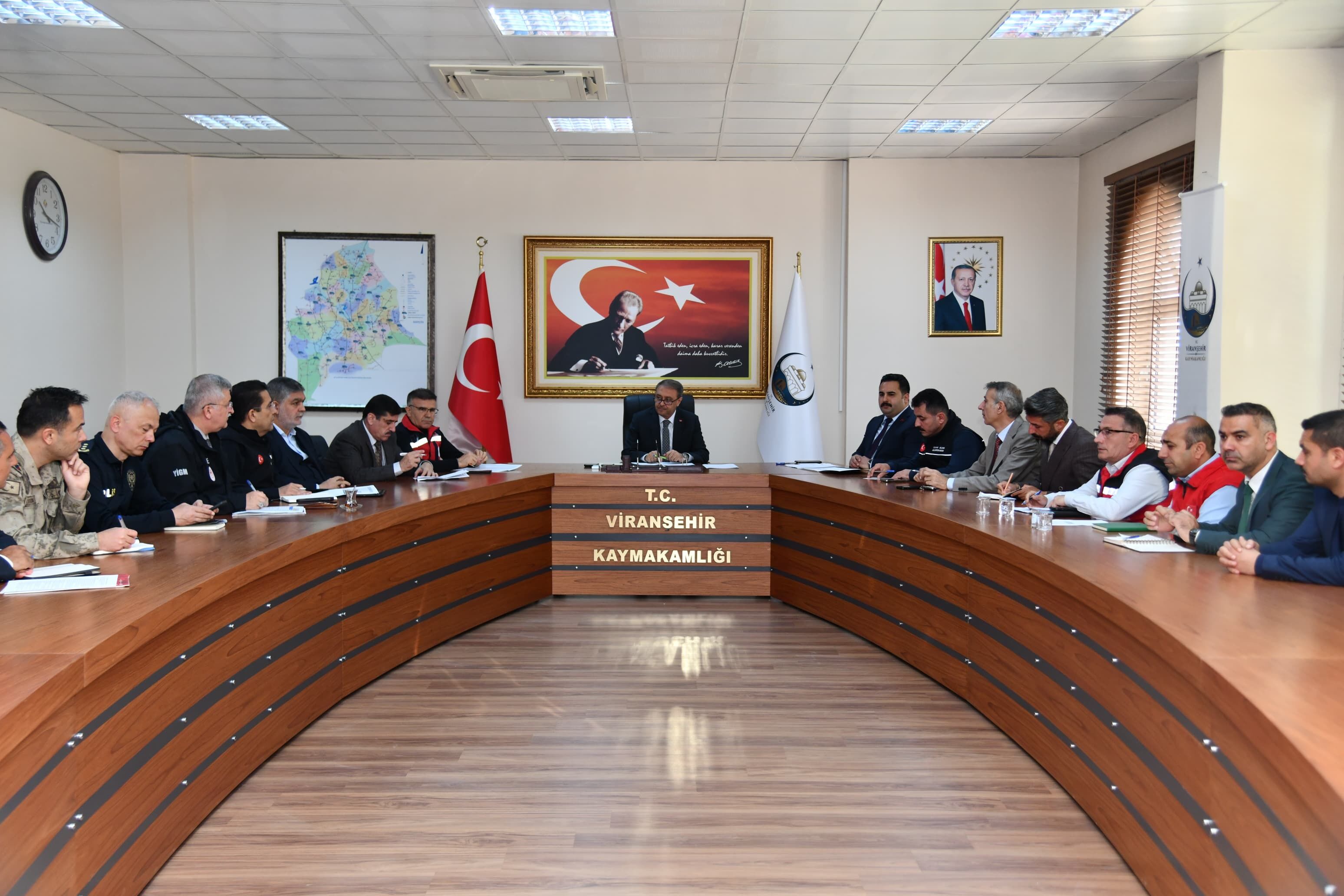 Vi̇ranşehi̇r'de Firtinanin İzleri̇ Si̇li̇ni̇yor