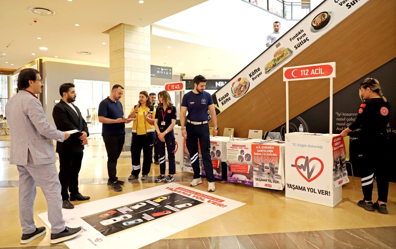 Ambulansa Yol Vermek İçin Şanlıurfa’da Bilgilendirme Standı Kuruldu-1