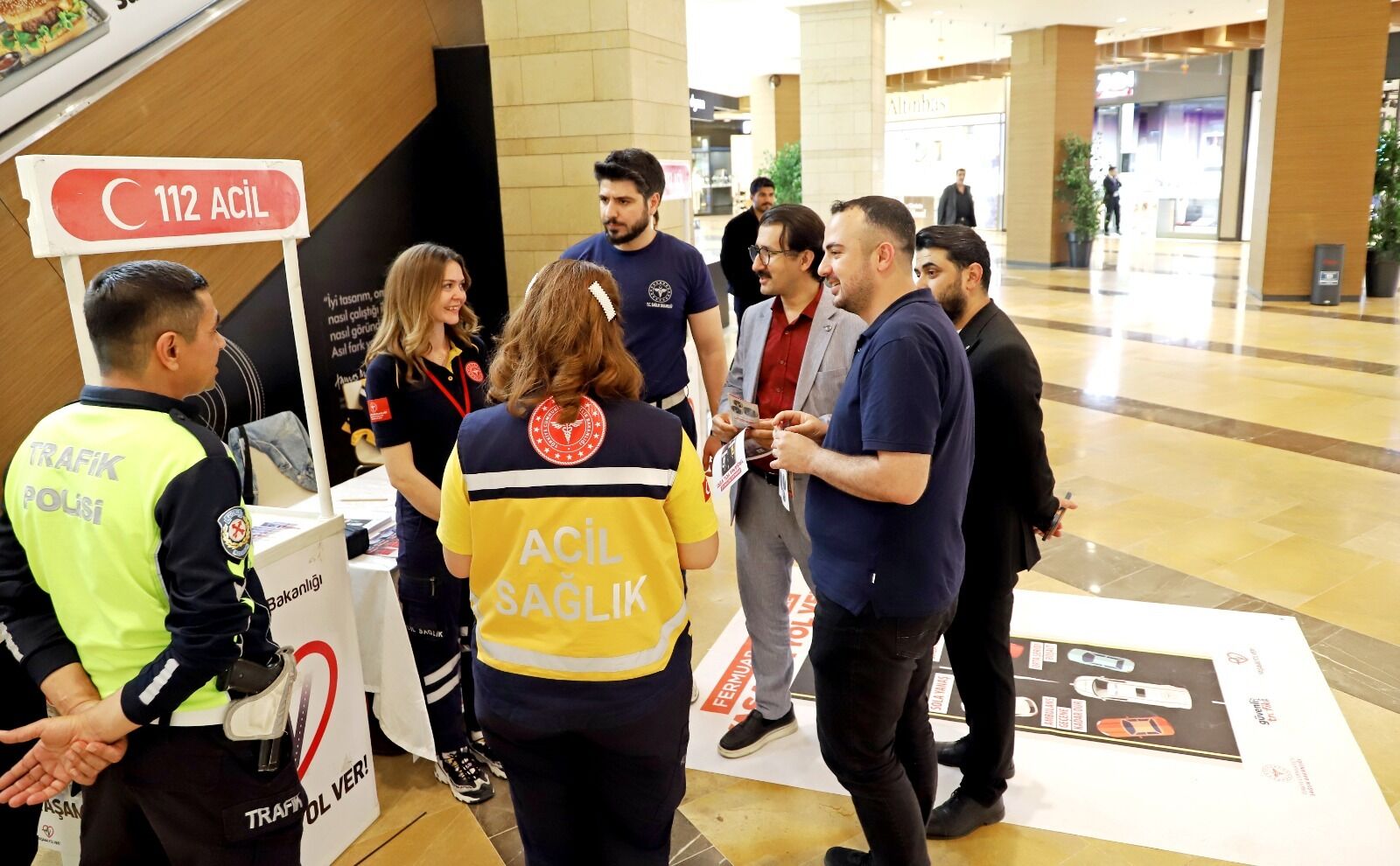 Ambulansa Yol Vermek İçin Şanlıurfa’da Bilgilendirme Standı Kuruldu-2