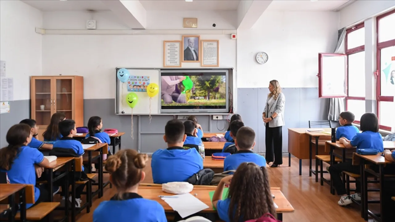 5Ac99219 12 Haziran Okullar Tatil Mi Neden Tatil 12 Haziran 2026 Cuma Okullar Yok Mu Ders Var Mi Meb Son Dakika Duyurdu Lgs Tarihi Degisti