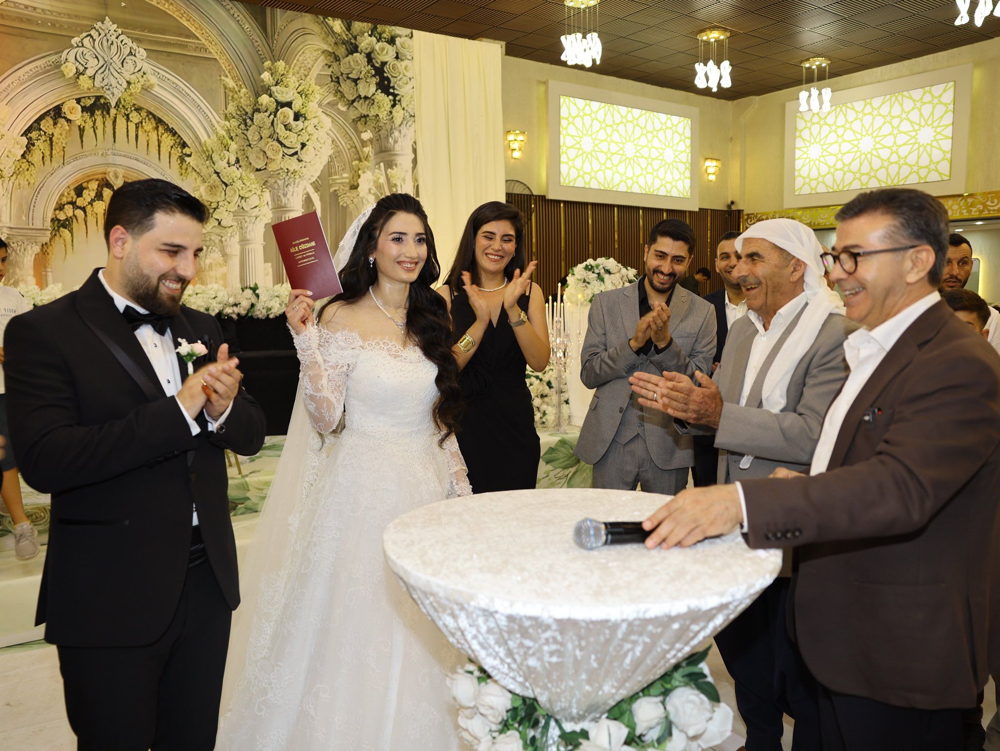 Ahmet İncaz Ile Esra Tura Çiftinin Düğünü