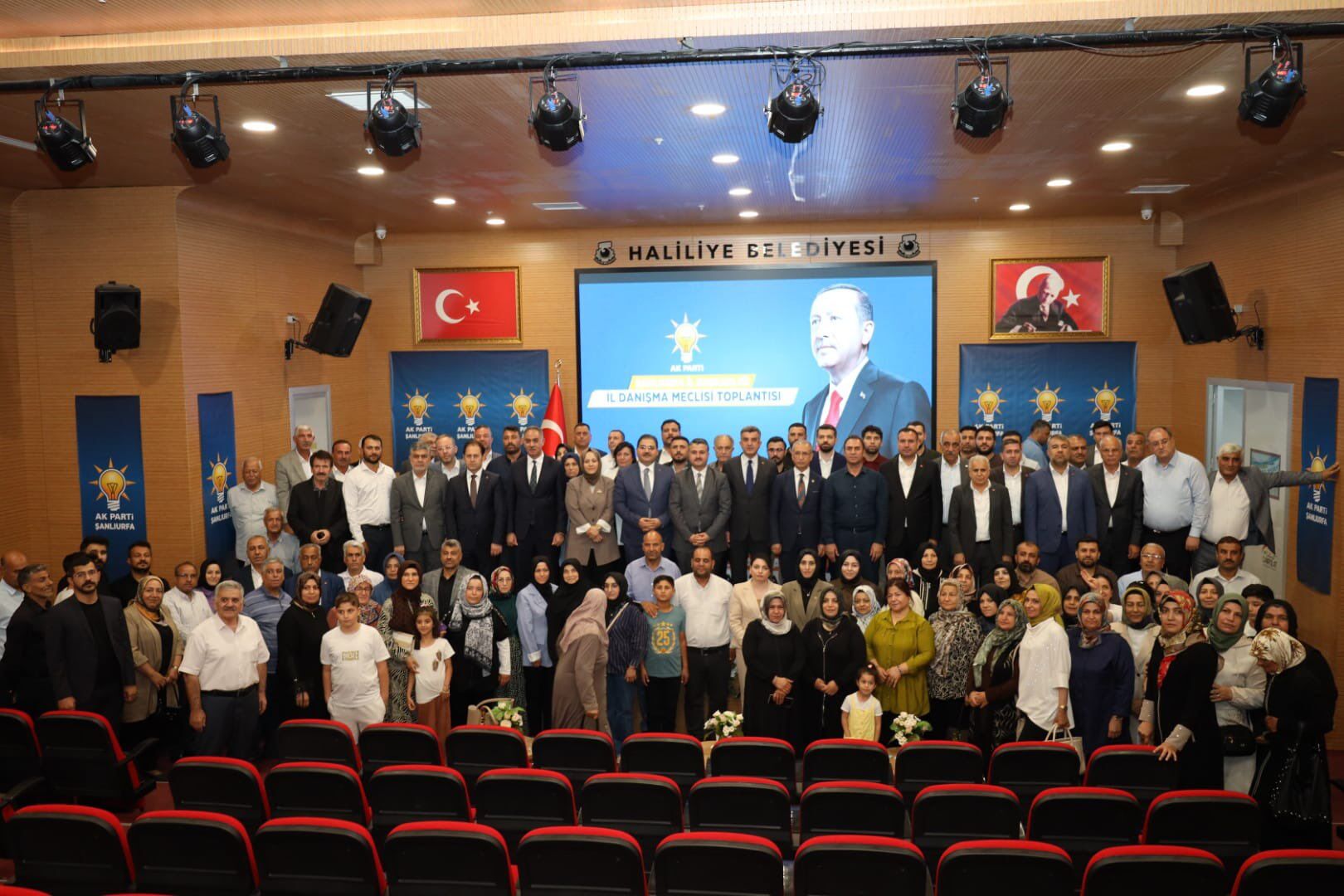 Ak Parti Şanlıurfa İl Danışma Meclisi Toplantısı Gerçekleşti (4)