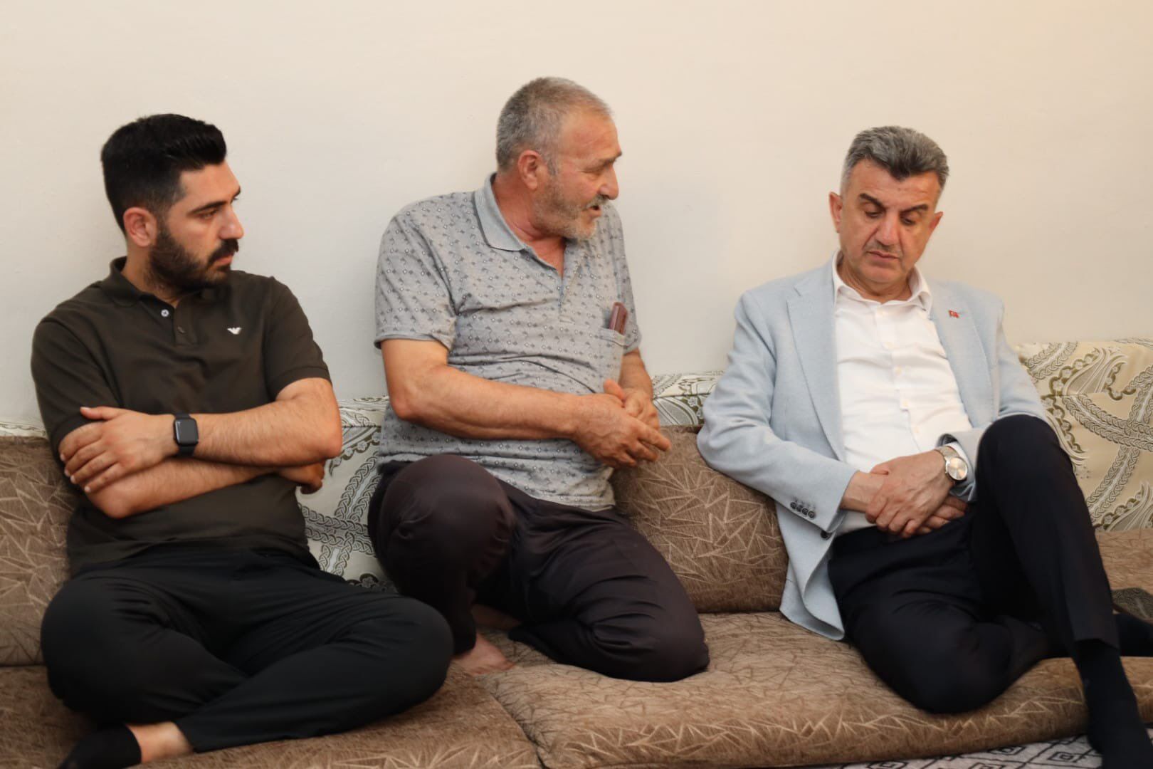 Ak Parti'den Şehit Babasına Anlamlı Ziyaret (1)