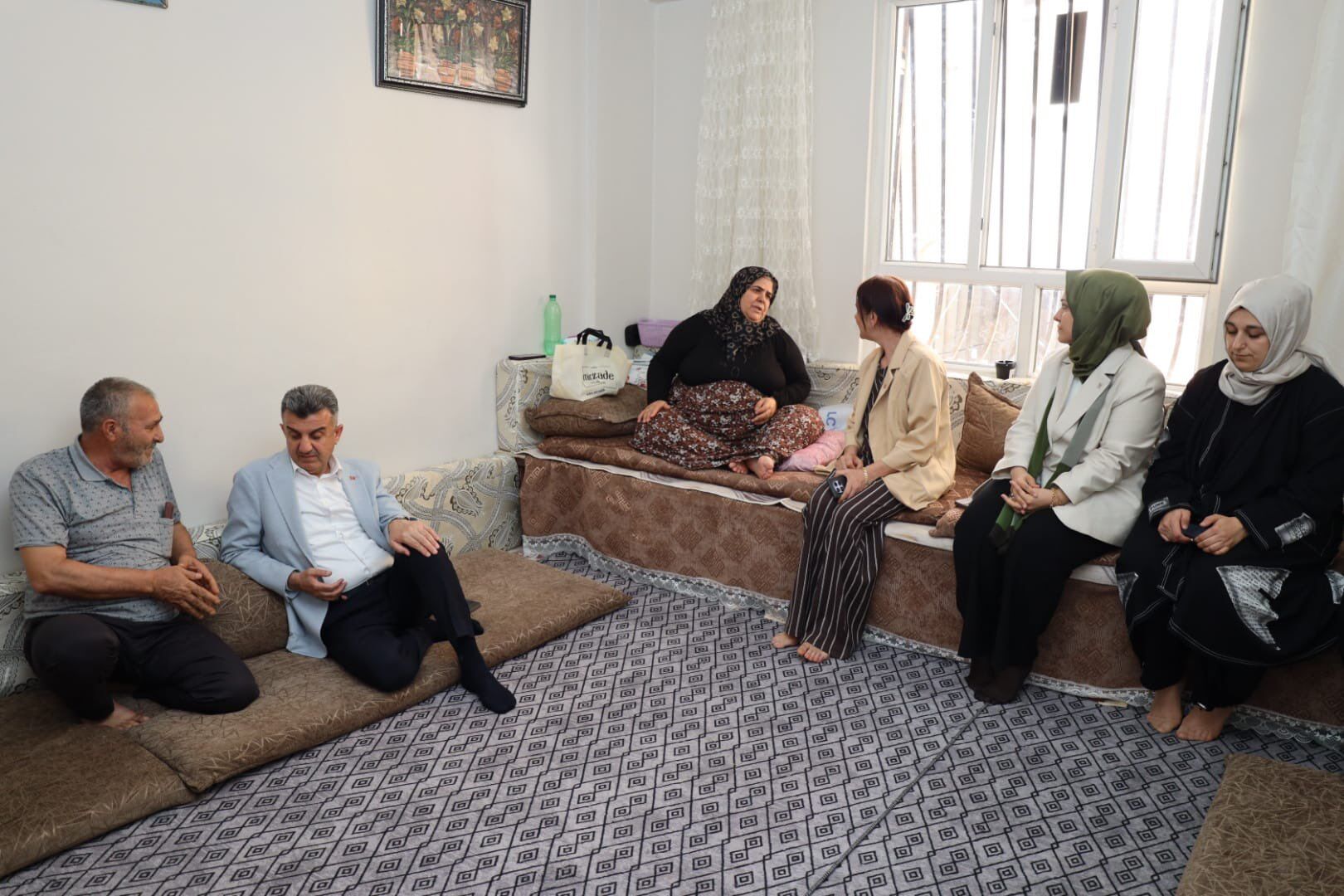 Ak Parti'den Şehit Babasına Anlamlı Ziyaret (2)