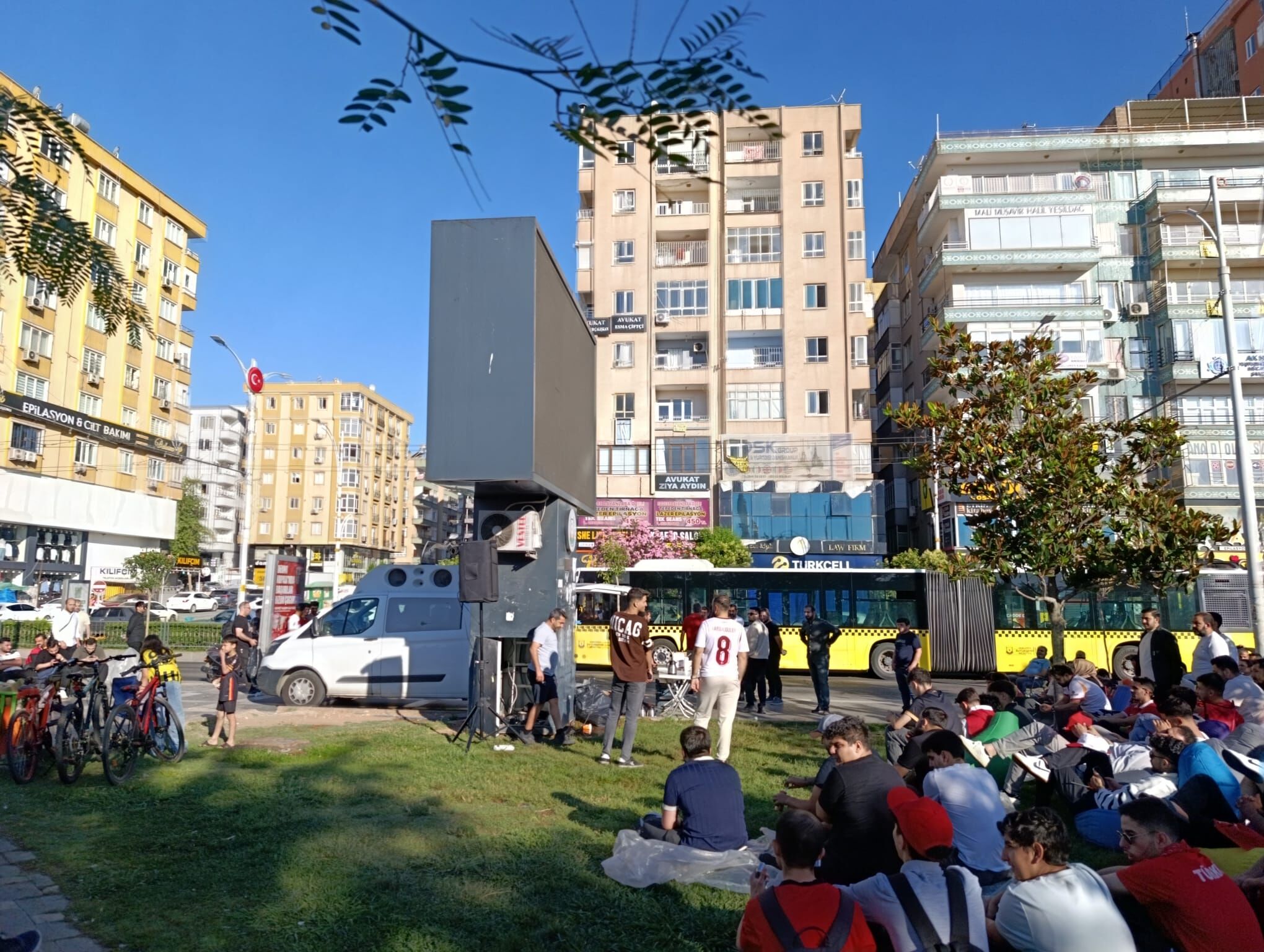 Avustralya Türkiye Maçı Şanlıurfa’da Dev Ekranda Takip Edildi (1)