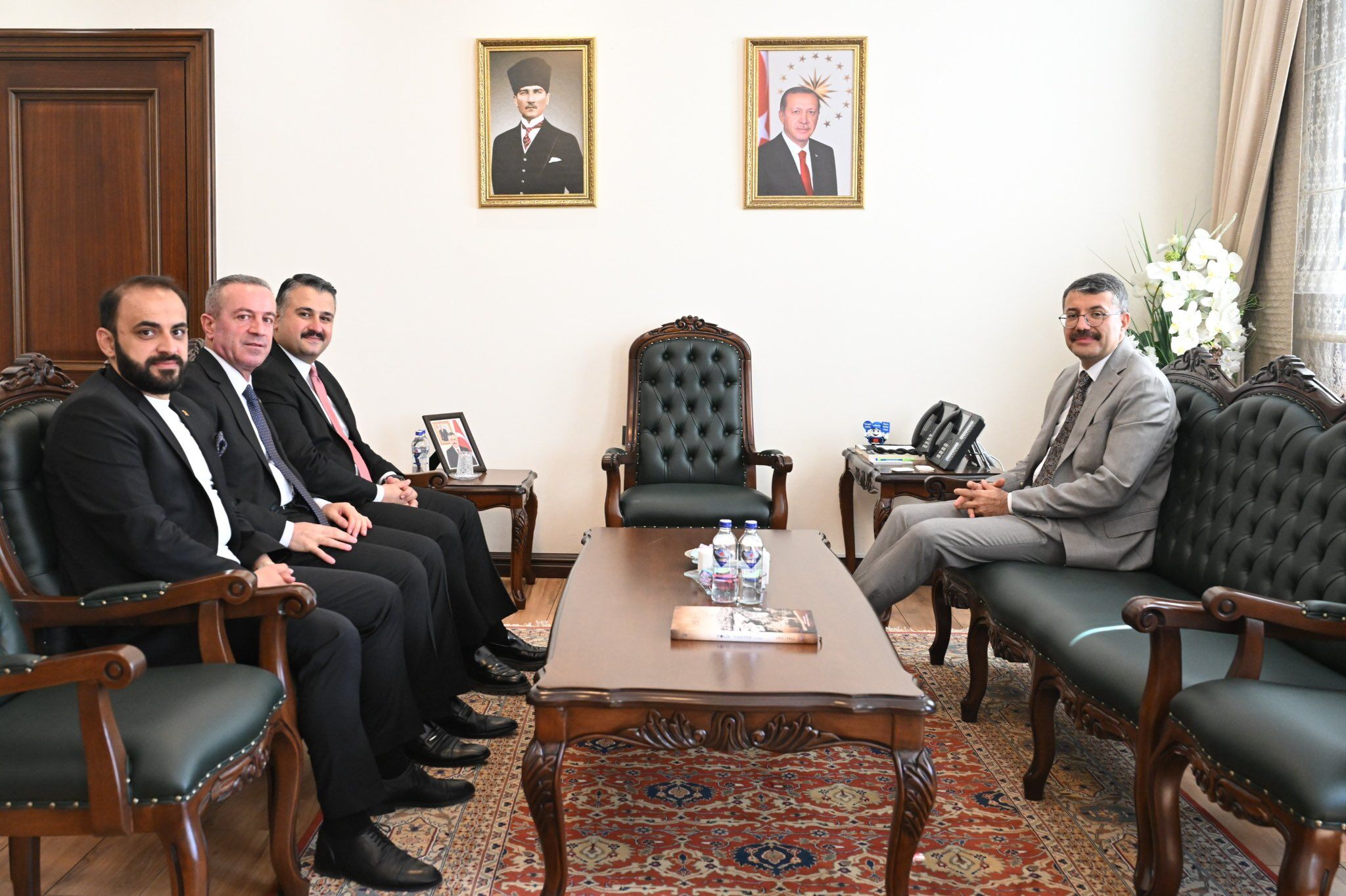 Bakan Yardımcısı Ali Çelik’e Şanlıurfaspor Forması (2)