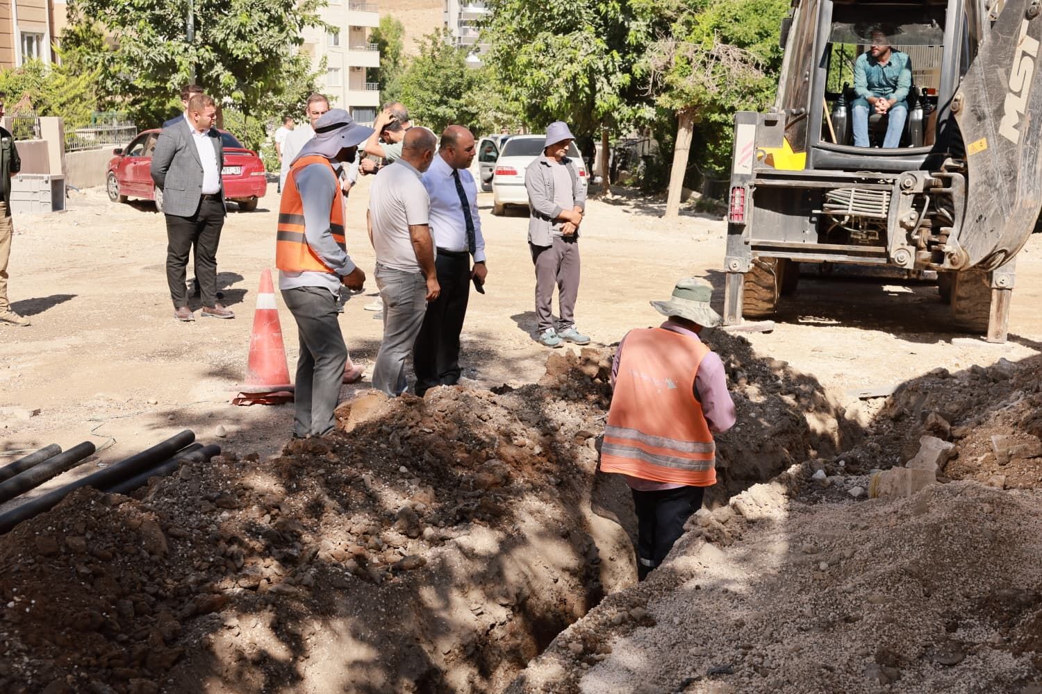 Başkan Çi̇ftçi̇ Akpiyar’da Çalişmalar Hizla Tamamlanacak (2)