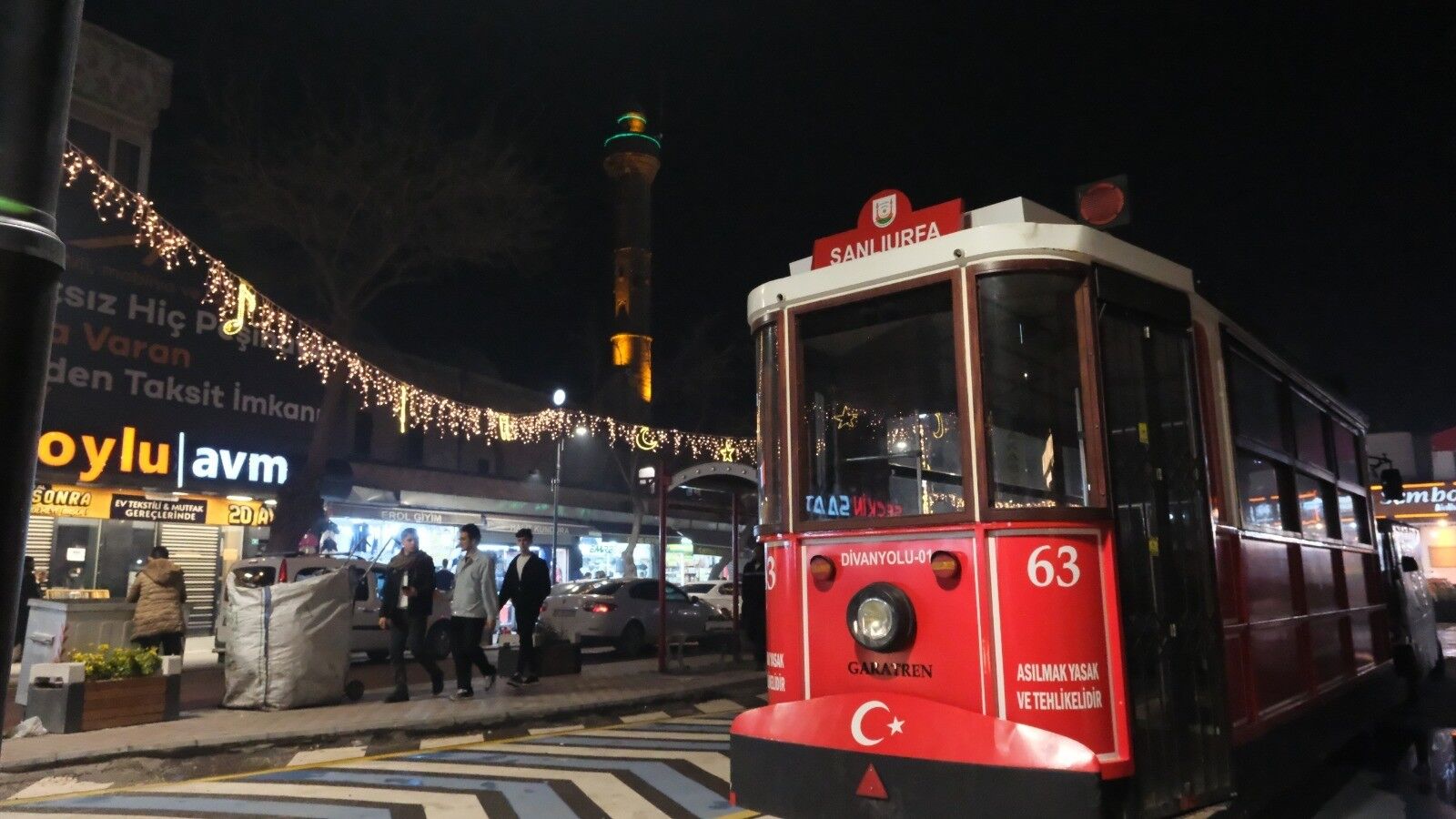 Divanyolu Gece