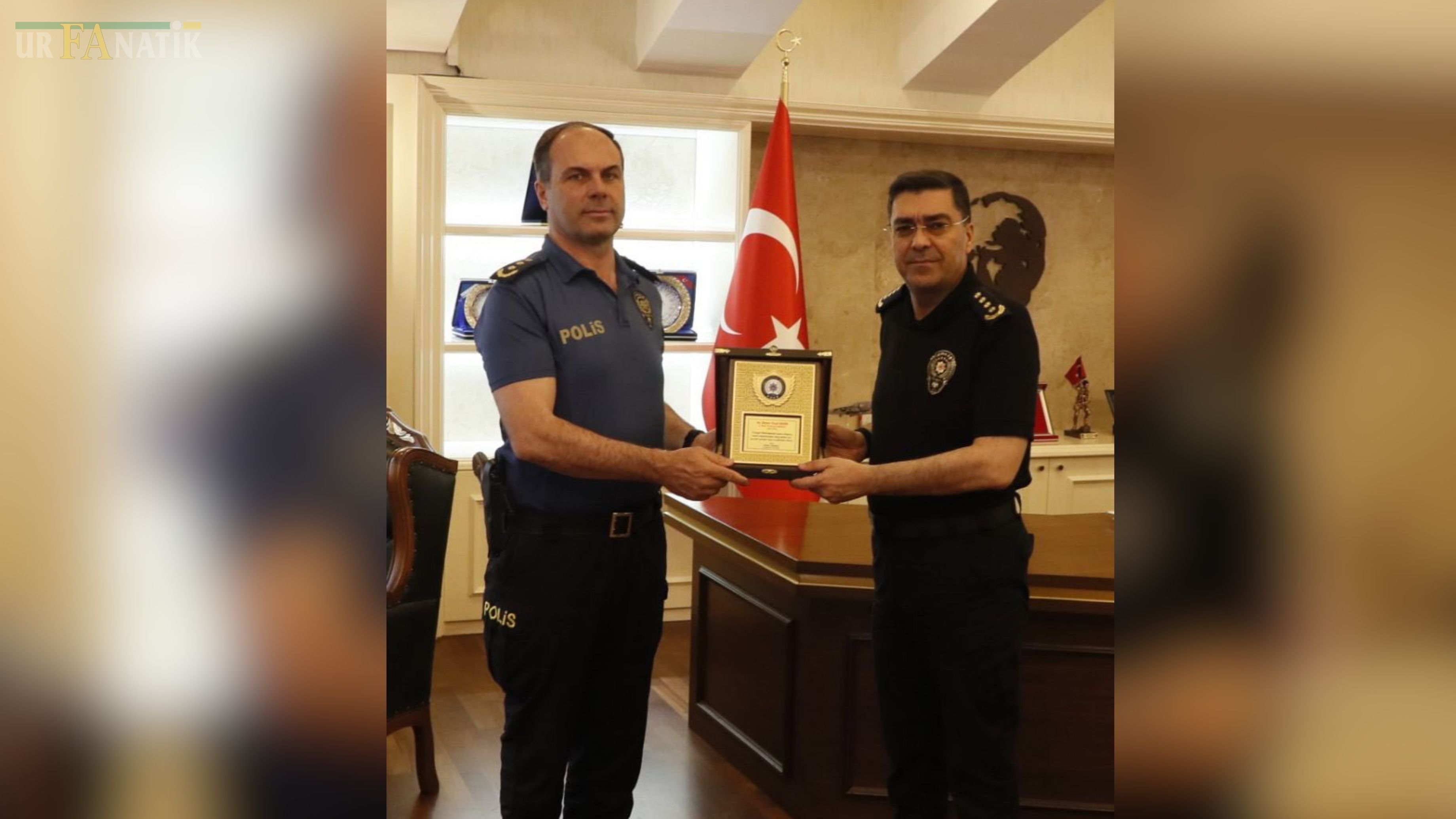 Ekrem Müdüre Veda