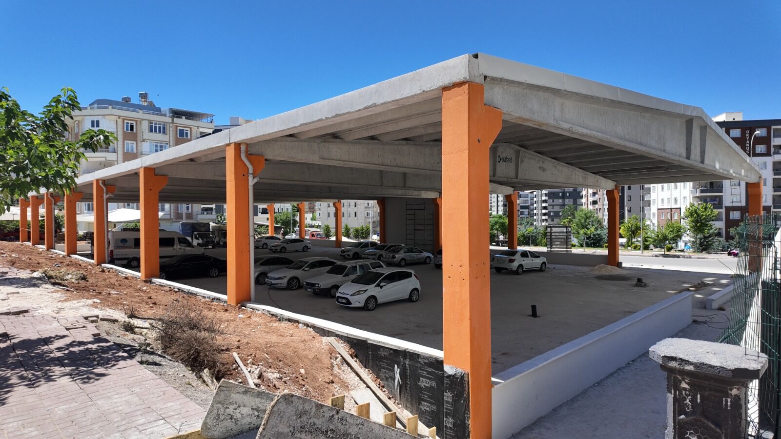 Güllübağ Modern Semt Pazarinda Çalişmalarda Sona Geli̇ndi̇ (1)