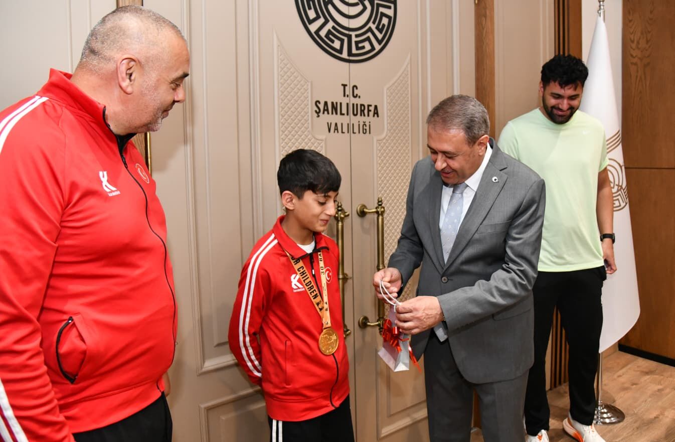Vali Hasan Şıldak Milli Sporcu Şiyar Paylı'yı Kabul Etti-2
