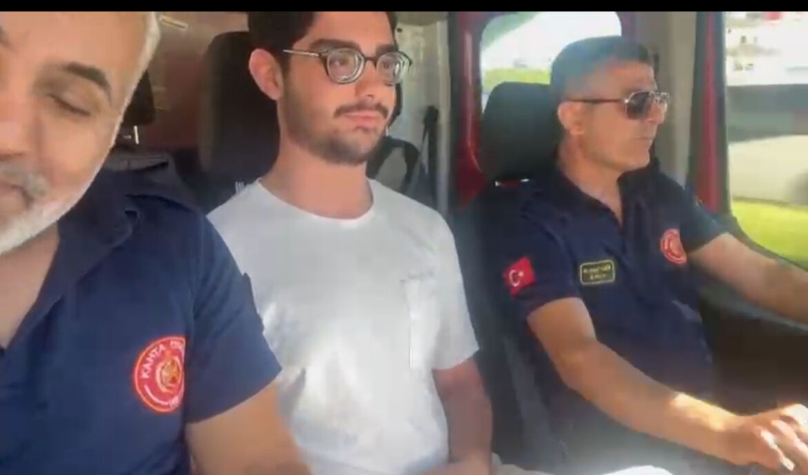 Kahta’da Yks Sabahı Asansörde Mahsur Kalan Öğrenci Kurtarıldı (2)