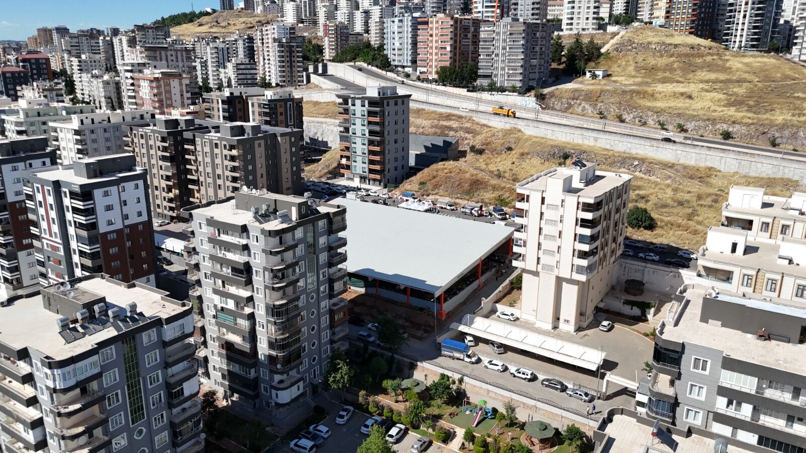Karaköprü Akbayir Semt Pazari Resmen Açildi (1)