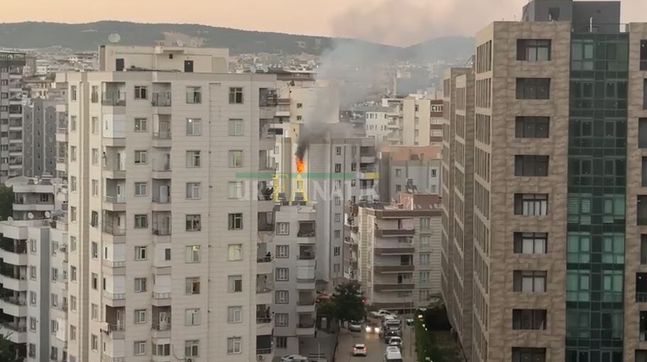 Karaköprü'de 9 Katlı Binada Yangın Çıktı (1)