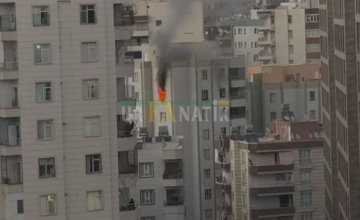 Karaköprü'de 9 Katlı Binada Yangın Çıktı (2)