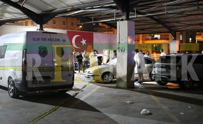 Karşıyaka Semt Pazarında Araç Içerisinde Ölü Bulundu (4)