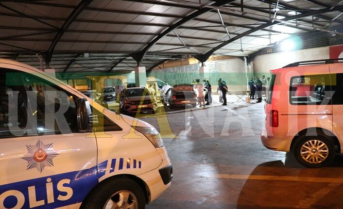 Karşıyaka Semt Pazarında Araç Içerisinde Ölü Bulundu (7)