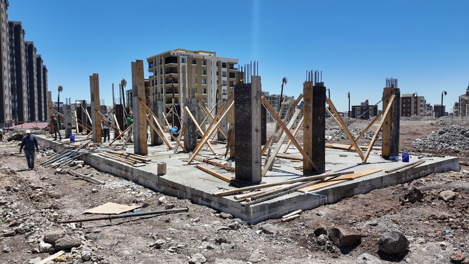 Mehmetçik Spor Kompleksi’nde Çalışmalar Aralıksız Sürüyor 3
