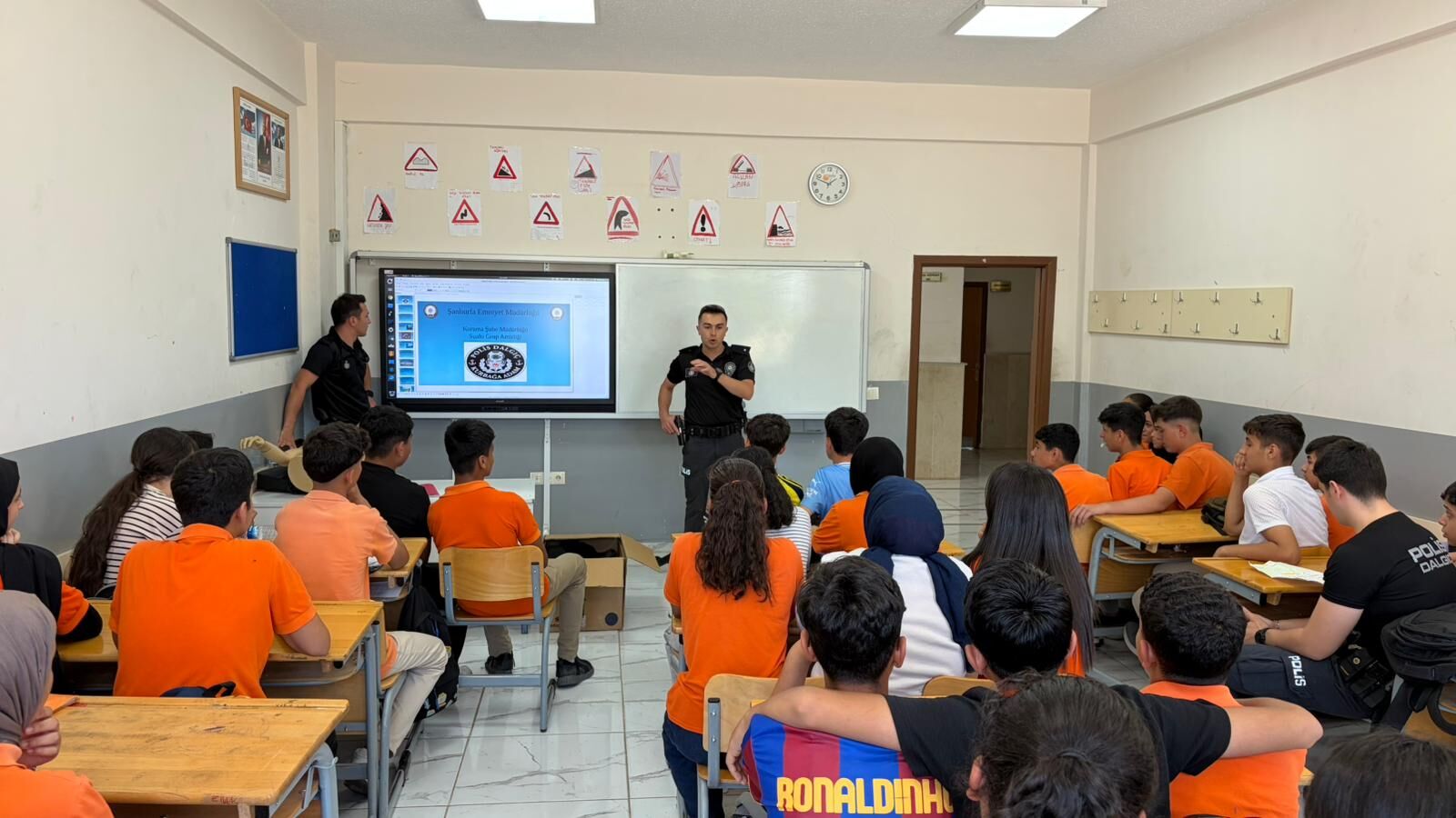 Polis Dalgıç