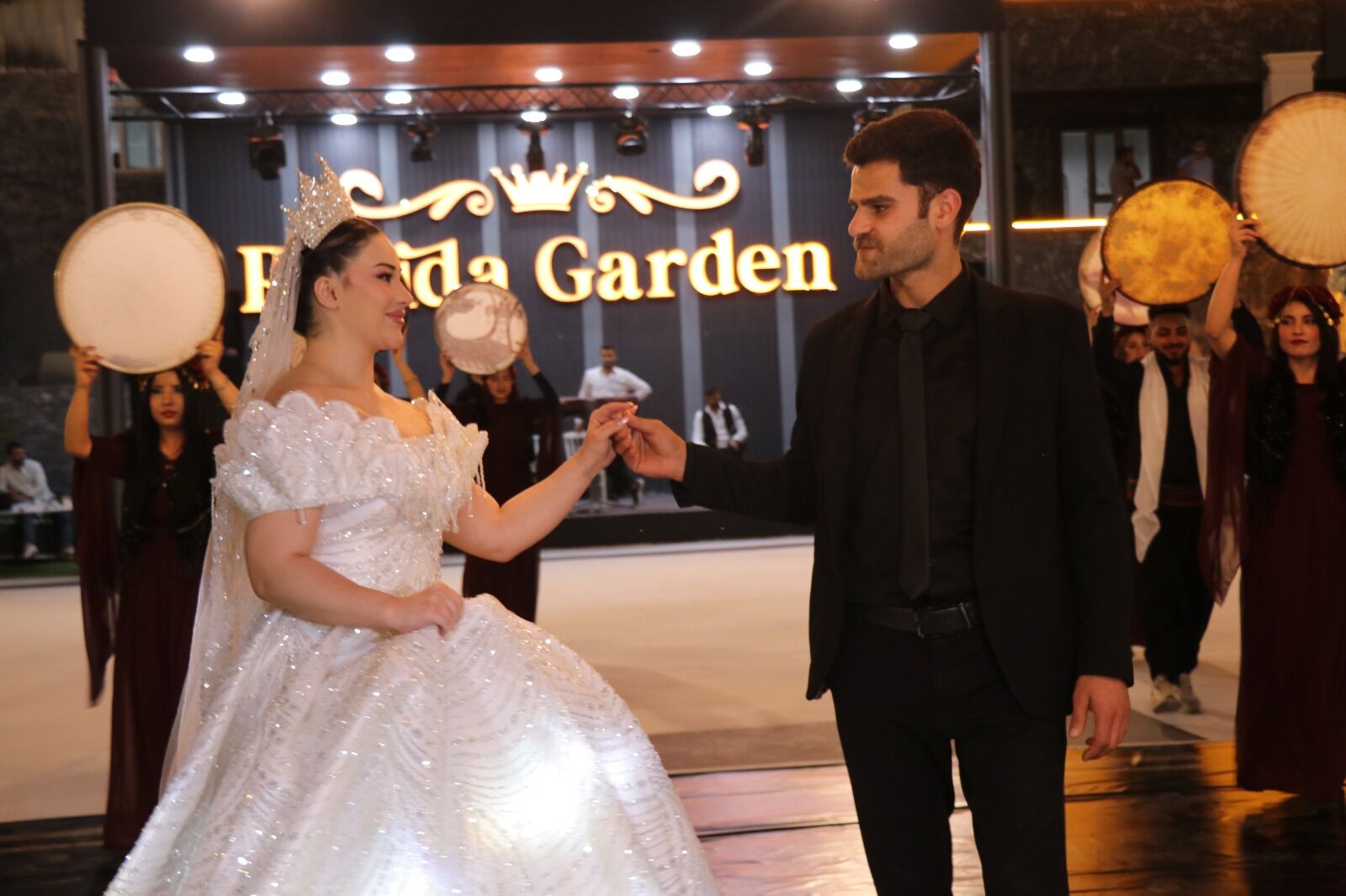 Rosida Garden Düğün Salonu Görkemli Ve Sürprizli Bir Açılışla Hizmete Girdi