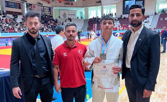 Şanlıurfa Büyükşehir Belediyesi Sporcusu Zülfikar Efe Polat Türkiye İkincisi Oldu (2)