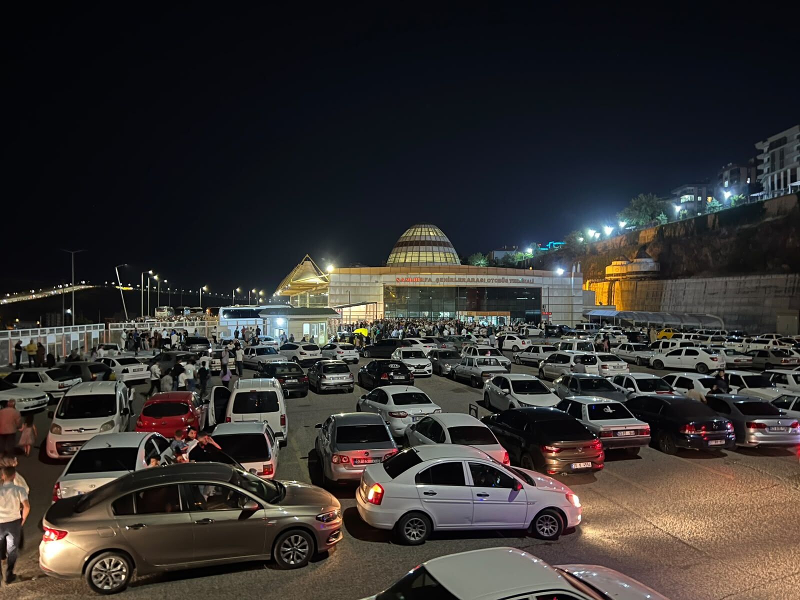 Şanlıurfa Otogarında Gözyaşı Ve Halay Bir Arada (2)