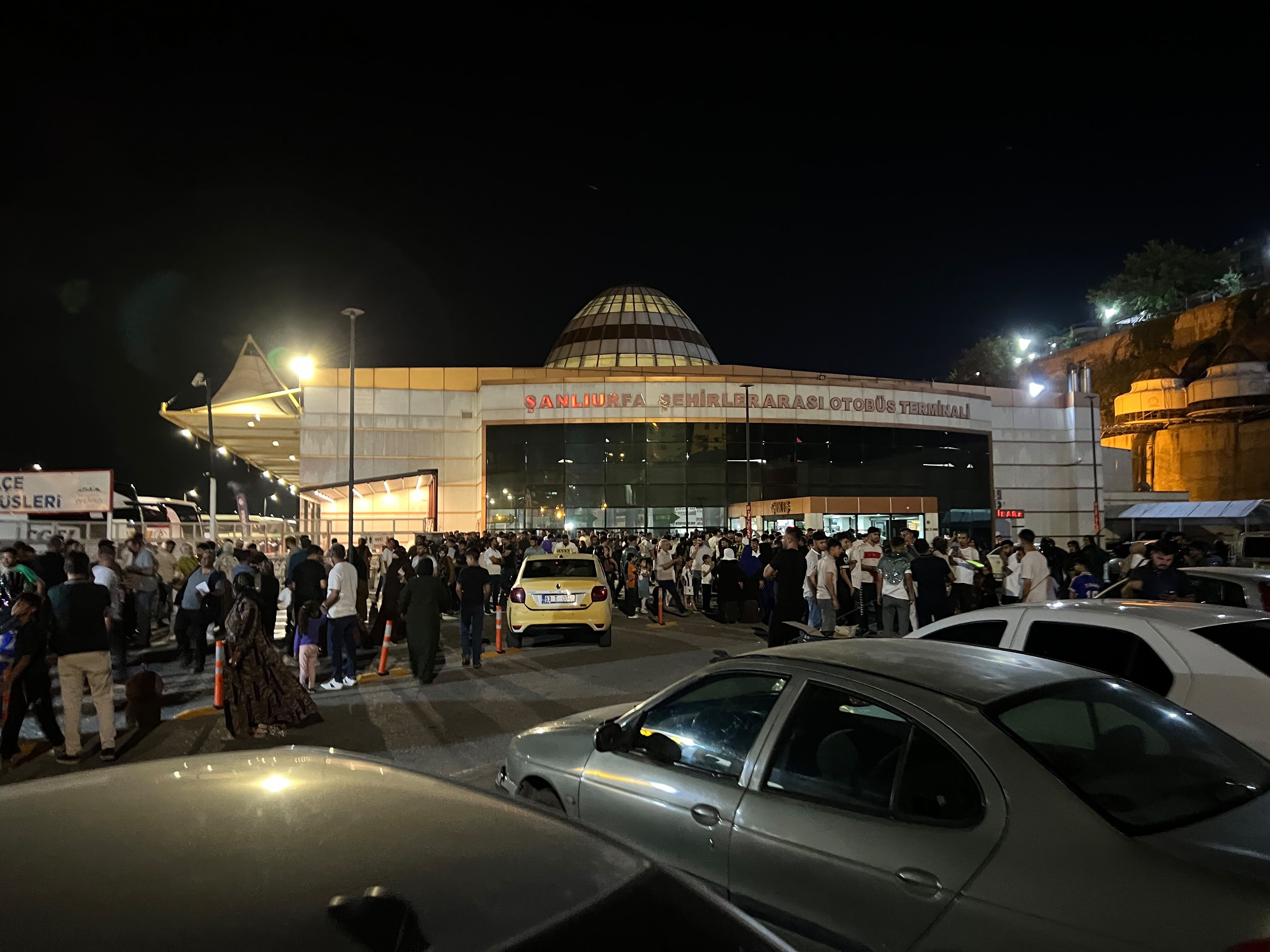 Şanlıurfa Otogarında Gözyaşı Ve Halay Bir Arada (4)