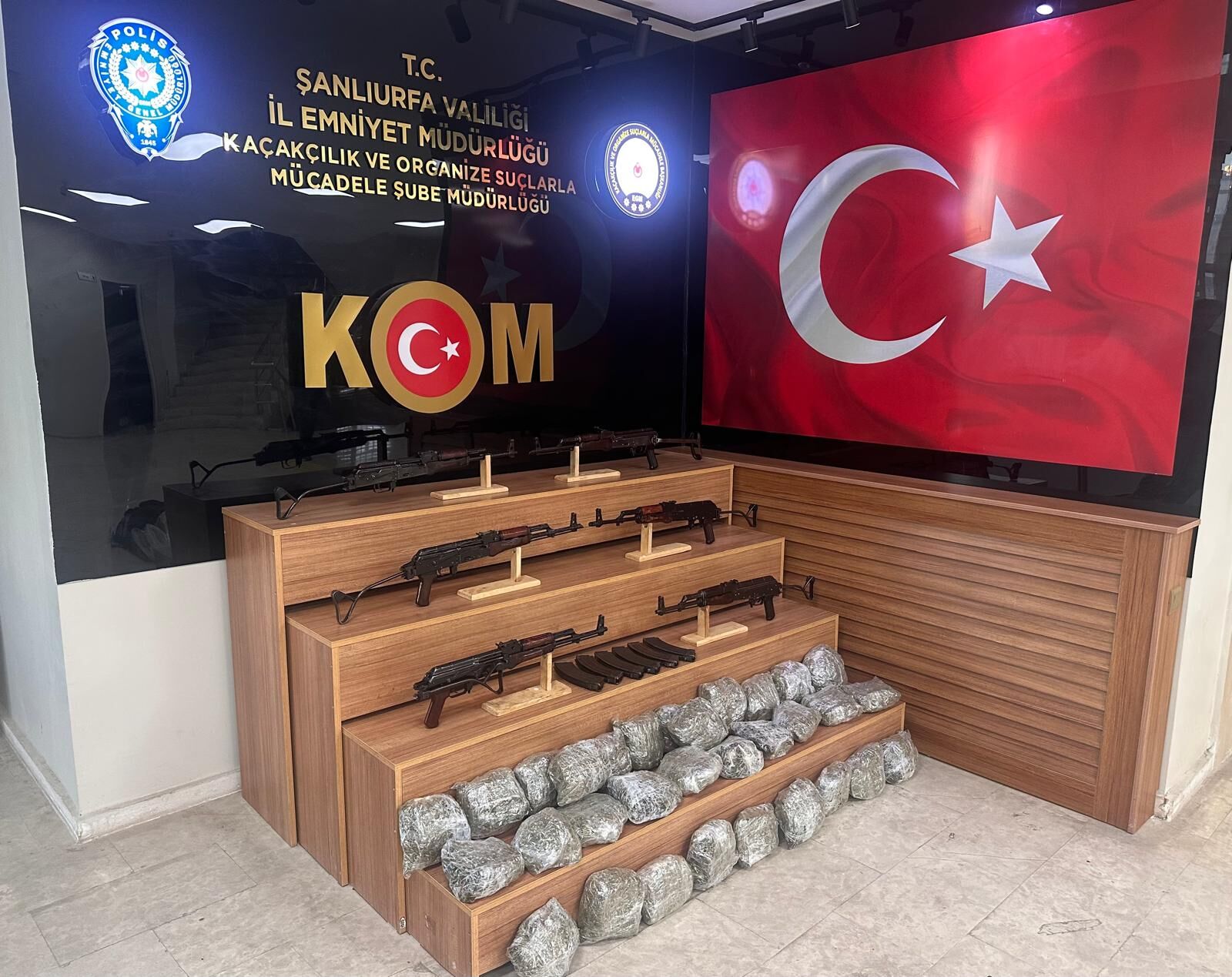 Şanlıurfa Valiliği Silah Ve Esrar Operasyonunu Duyurdu 3