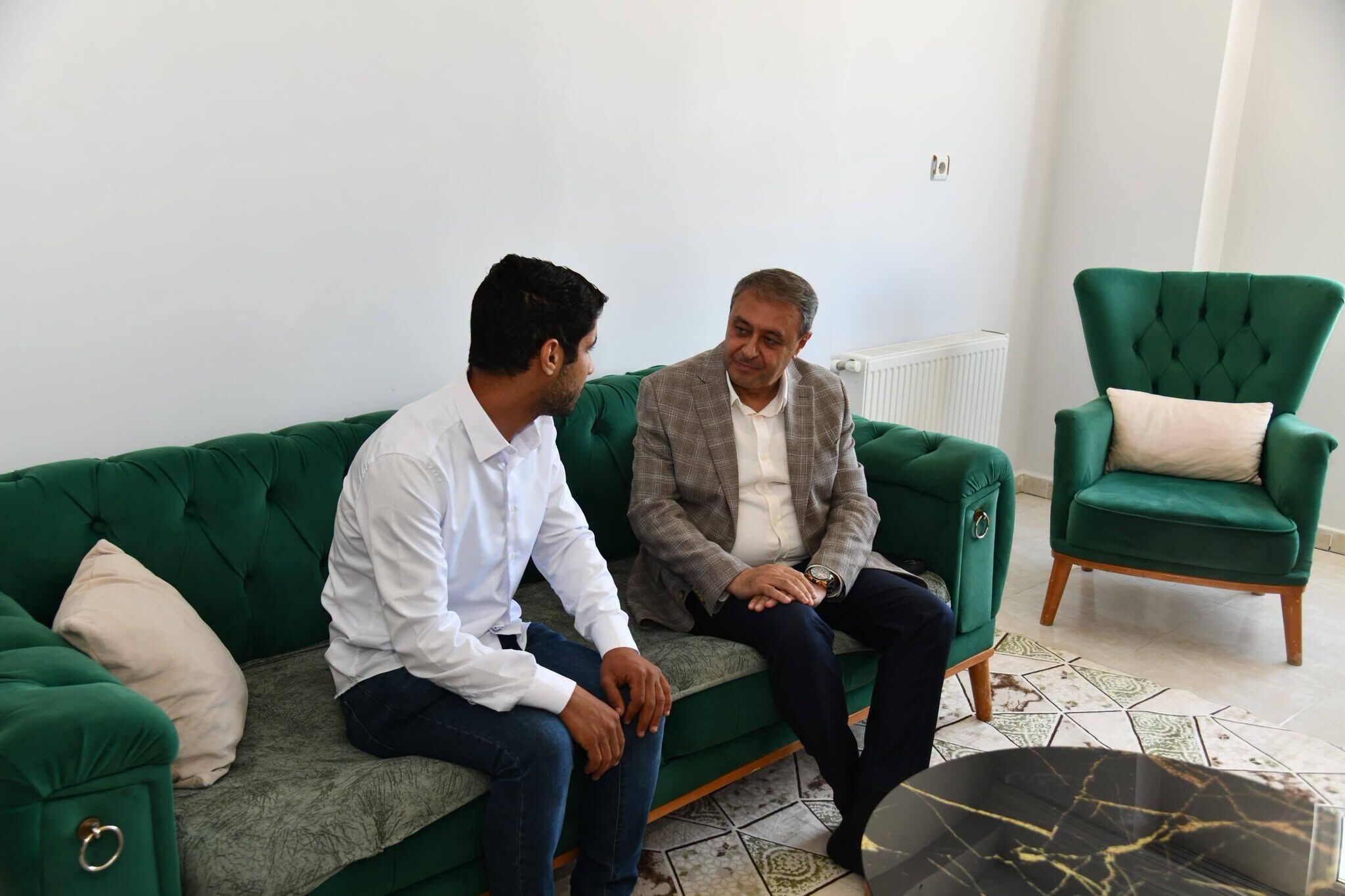 Şanlıurfa Valisi Hasan Şıldak'tan Evladı İçin Mücadele Eden Babaya Ziyaret (2)