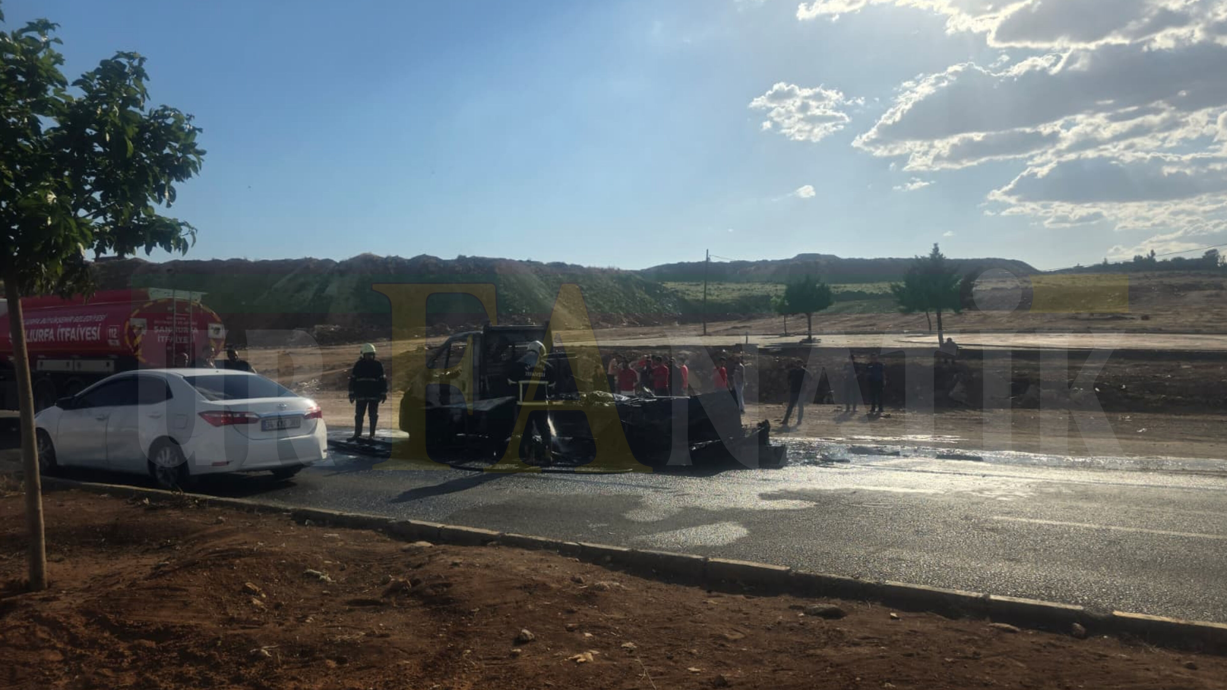 Şanlıurfa’da Araç Yangını Sürücü Yaralandı (3)
