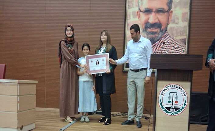 Şanlıurfa’da Stajını Tamamlayan 3 Avukat Yemin Ederek Cübbe Giydi (3)