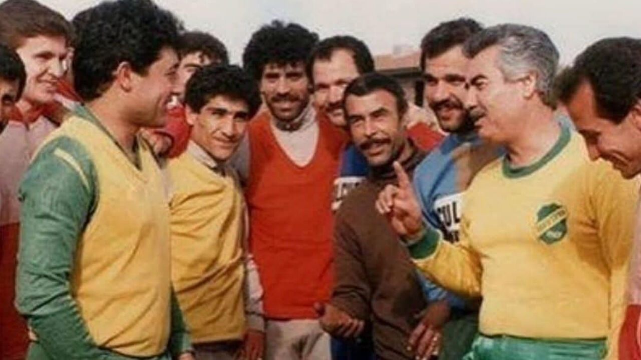 Şanlıurfaspor’un 1980’Li Yıllarına Ait Tarihi Fotoğraf Ortaya Çıktı. Fotoğrafta Yer Alan Isimler Dikkat Çekti (3)