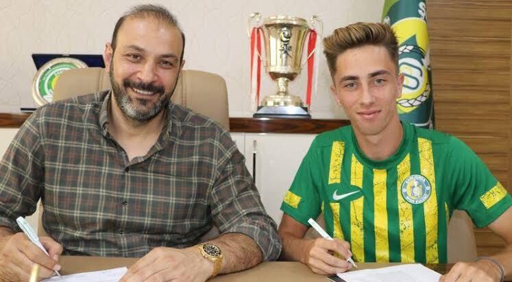Şanlıurfaspor'un Eski Futbolcusu Baran Aksaka (1)